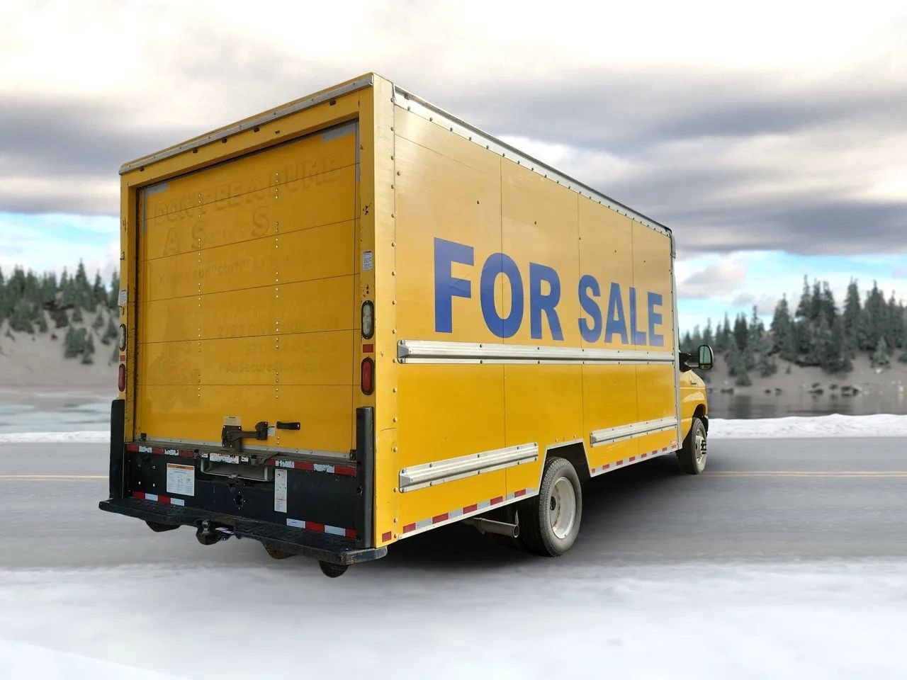 Used 2015 Ford E-350 and Econoline 350 Super Duty image 3