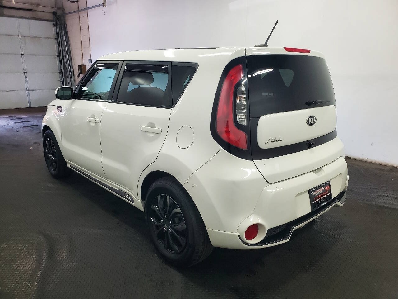 Used 2016 Kia Soul + w/ Soulful Package FWD image 5