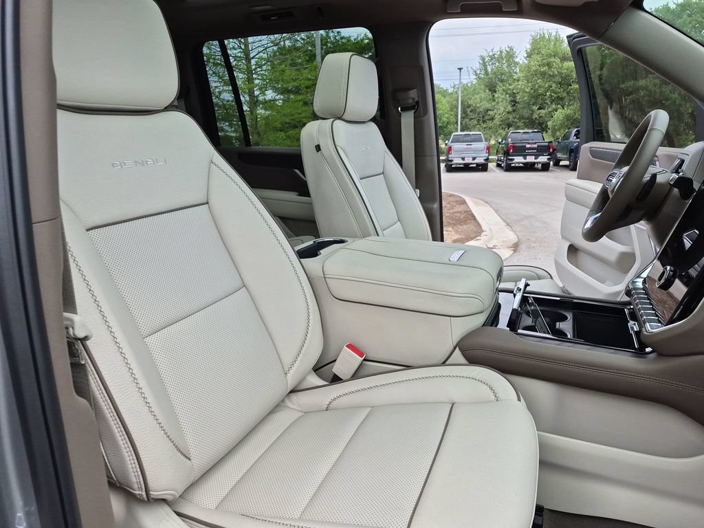 New 2026 GMC Yukon XL Denali w/ Sun & Power Step Package AWD/4WD image 42