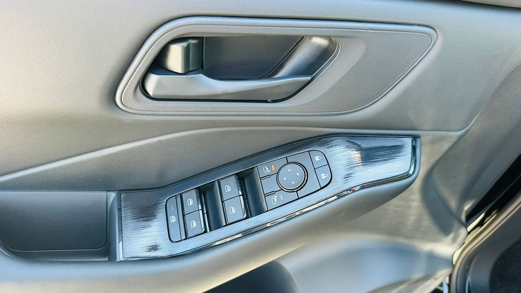 New 2026 Nissan Rogue S image 14