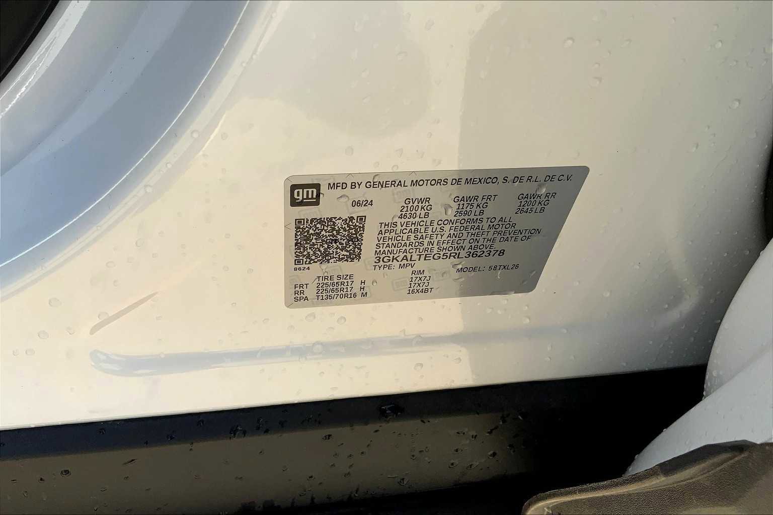 Used 2024 GMC Terrain SLE image 33