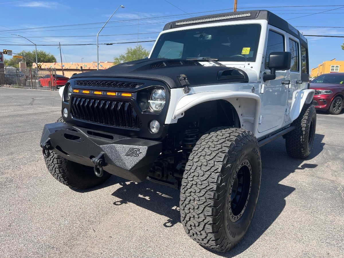 Used 2018 Jeep Wrangler Unlimited Rubicon w/ Connectivity Group AWD/4WD image 11
