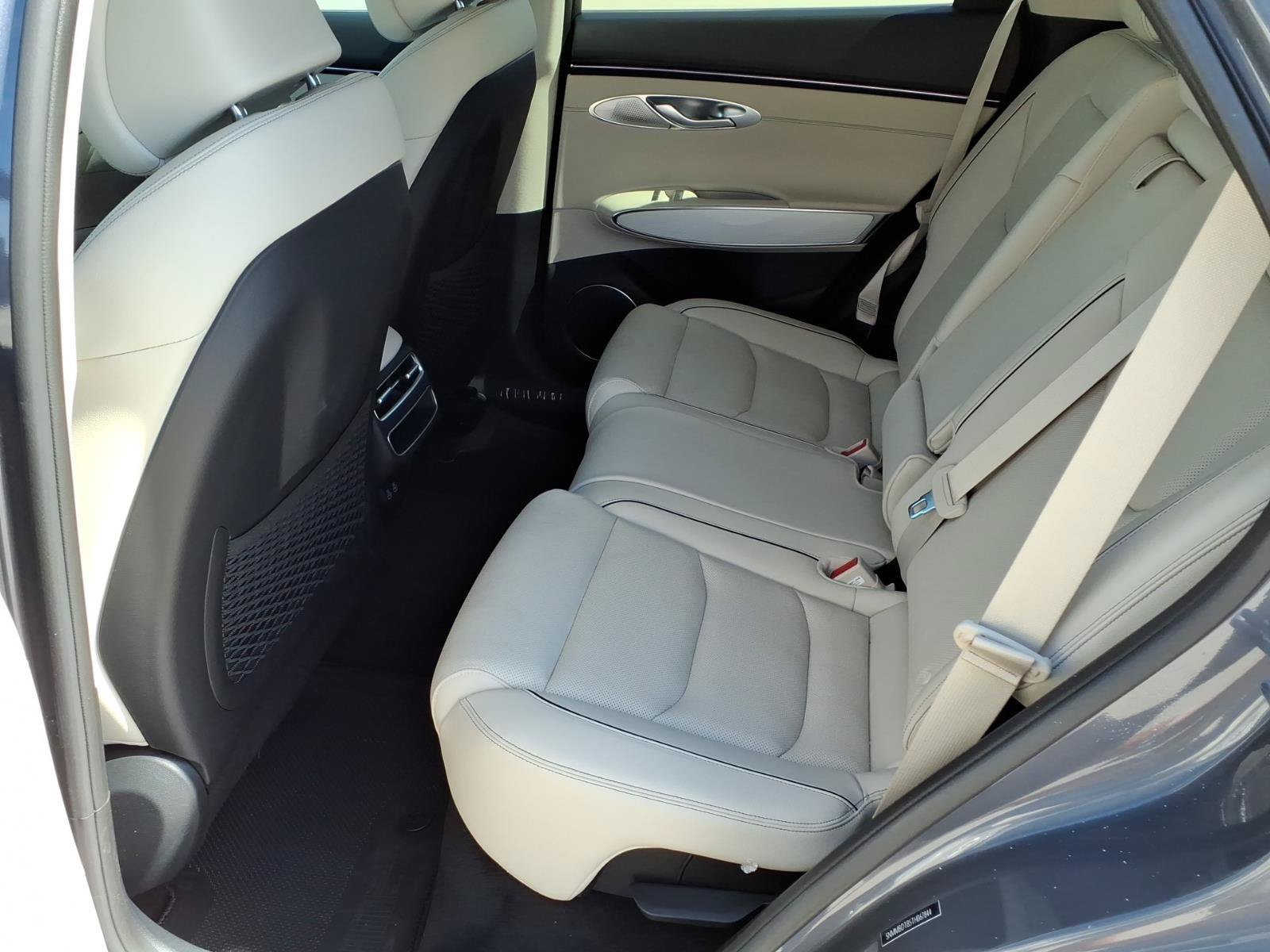Certified 2026 Genesis GV70 2.5T Advanced AWD/4WD image 17