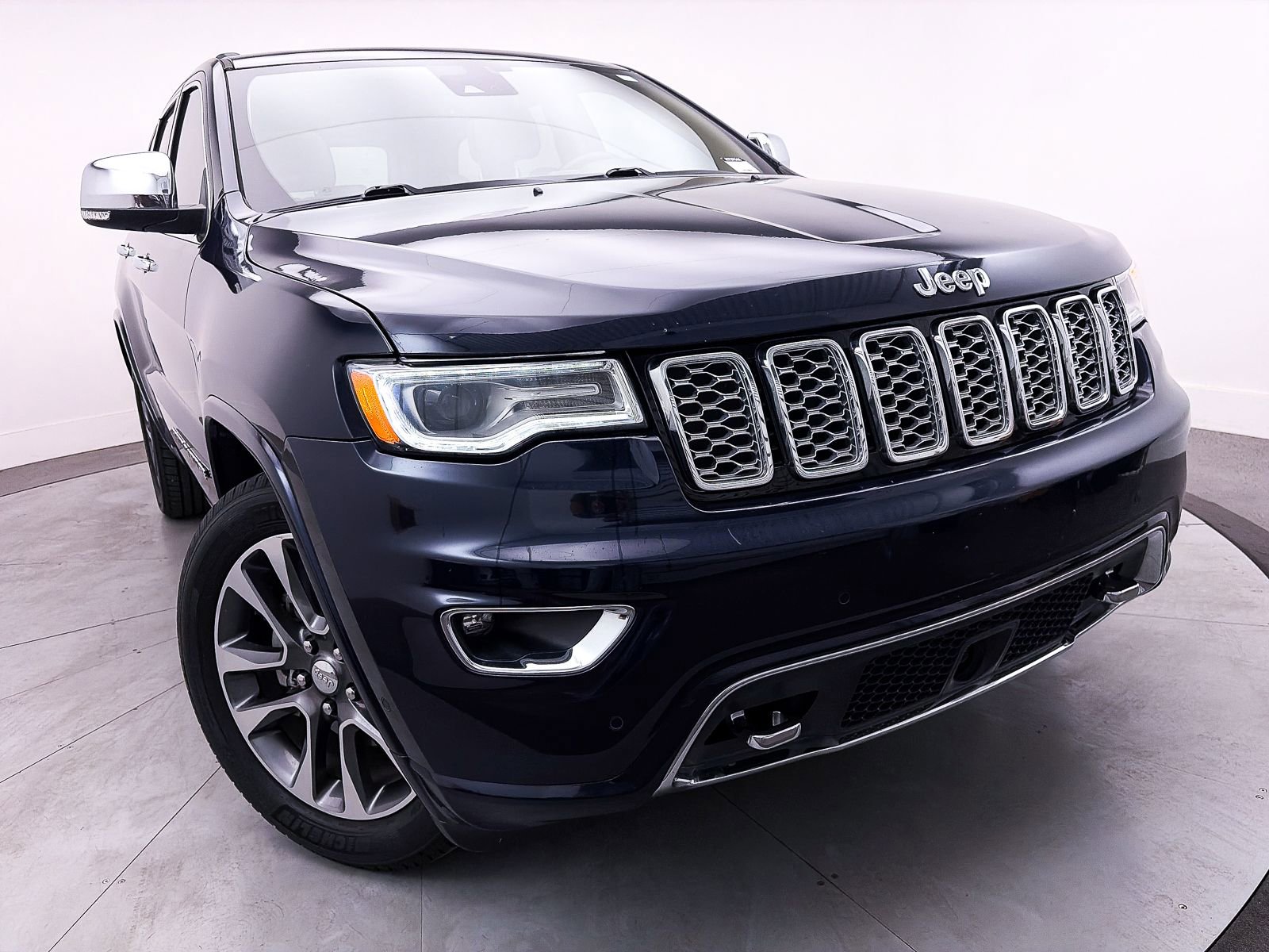 Used 2018 Jeep Grand Cherokee Overland image 8