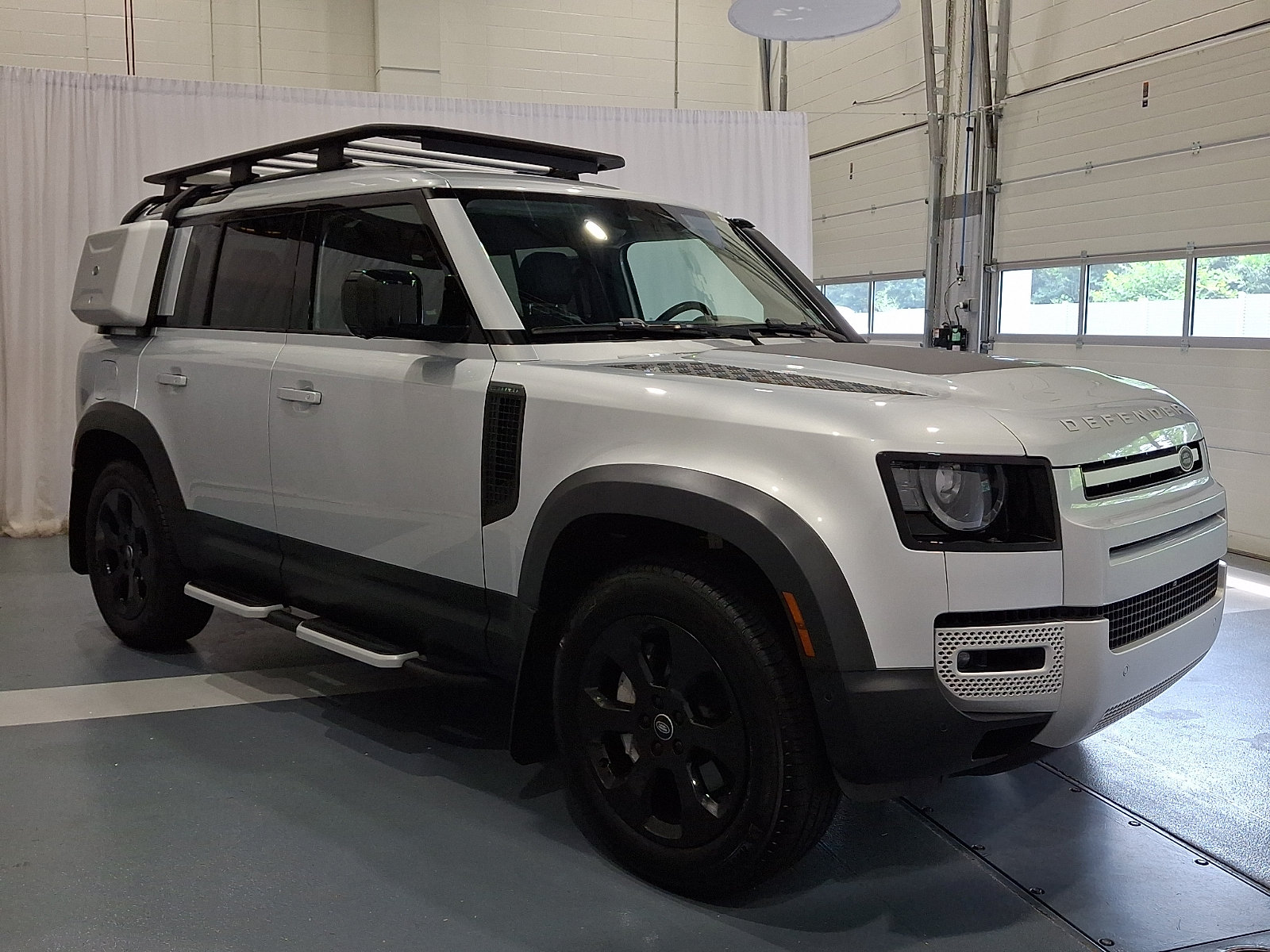 Certified 2023 Land Rover Defender 110 SE AWD/4WD image 6