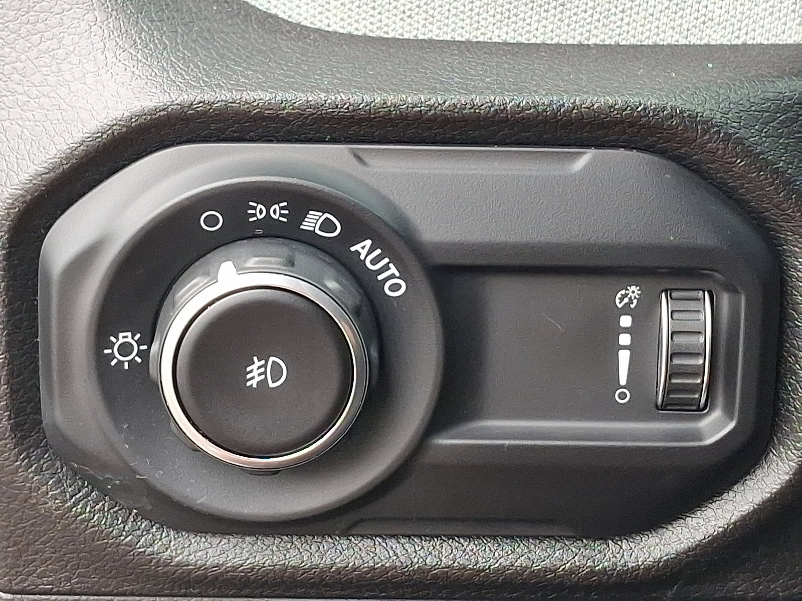 Used 2024 Jeep Wrangler Sport S image 25