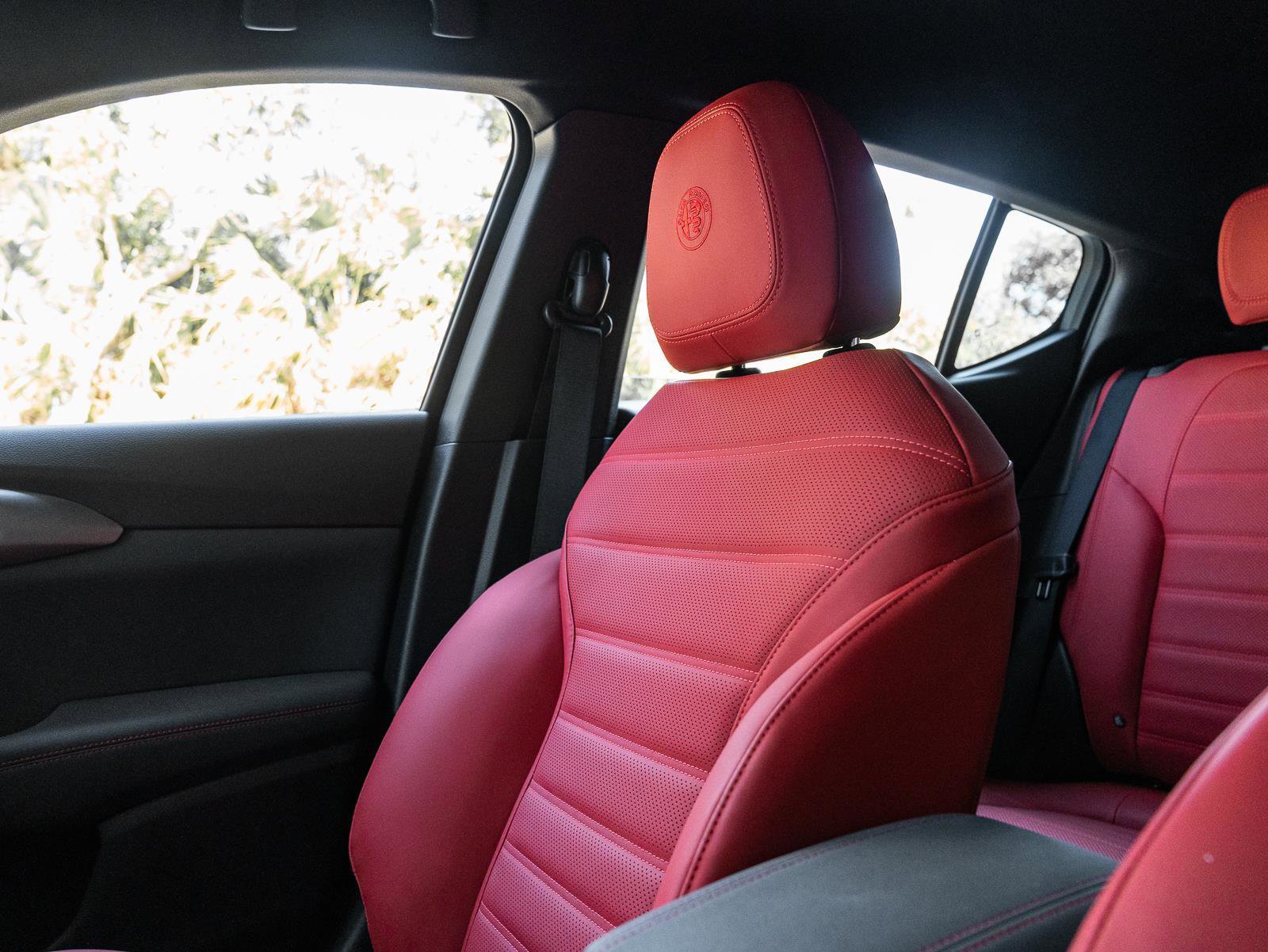 New 2026 Alfa Romeo Tonale Veloce w/ Quick Order Package 23H Volce image 22