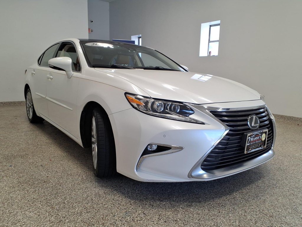Used 2016 Lexus ES 350 w/ Luxury Pkg & Navigation w/ Luxury Package w/Wood Trim FWD image 3