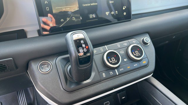 Used 2024 Land Rover Defender 110 S image 23