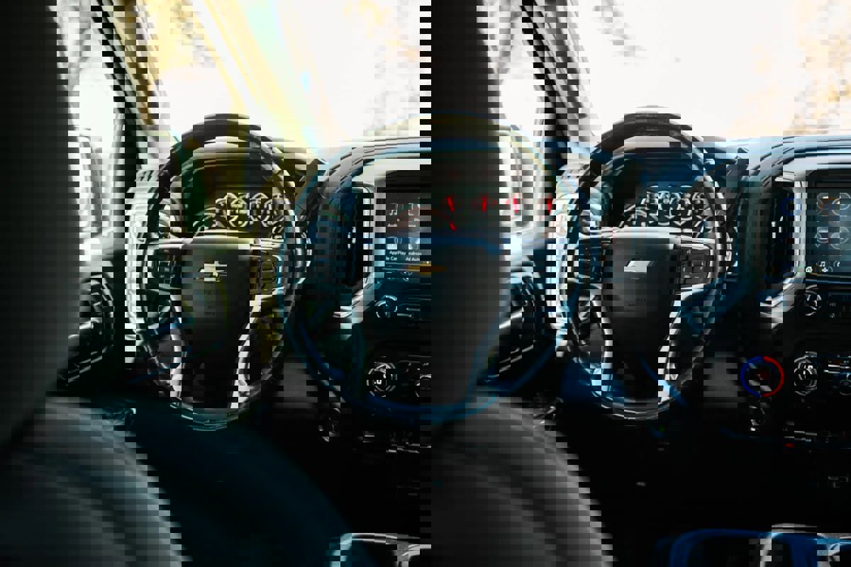 Used 2021 Chevrolet Silverado 1500 LT image 24