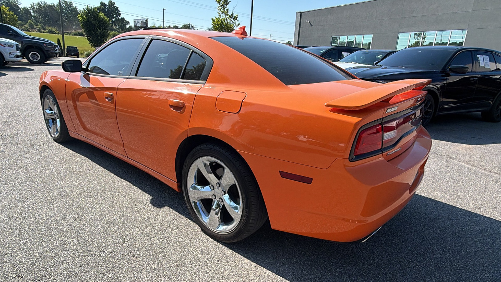 Used 2014 Dodge Charger SXT RWD image 10