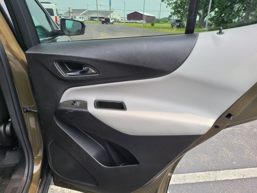 Used 2024 Chevrolet Equinox LT AWD/4WD image 13