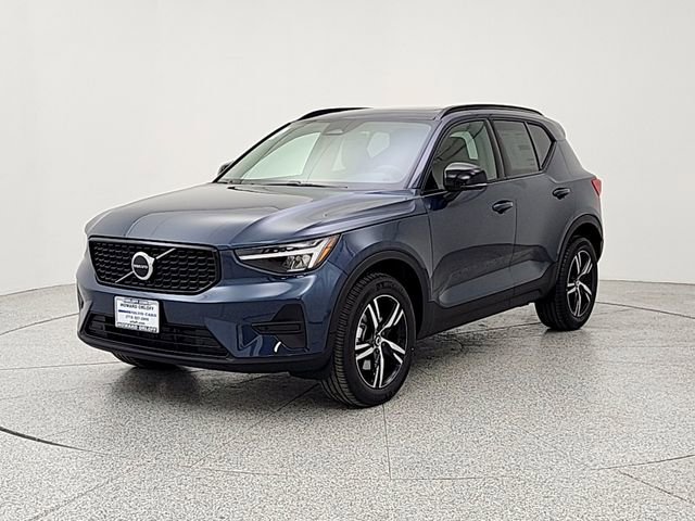New 2026 Volvo XC40 B5 Core w/ Climate Package image 1