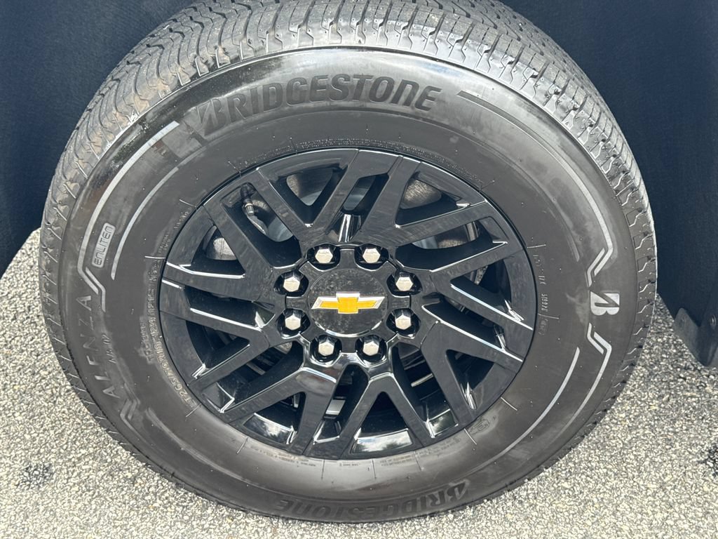 Used 2025 Chevrolet Silverado EV LT AWD/4WD image 17