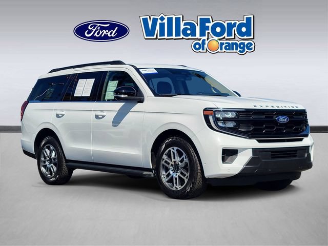 Certified 2025 Ford Expedition Active AWD/4WD image 1