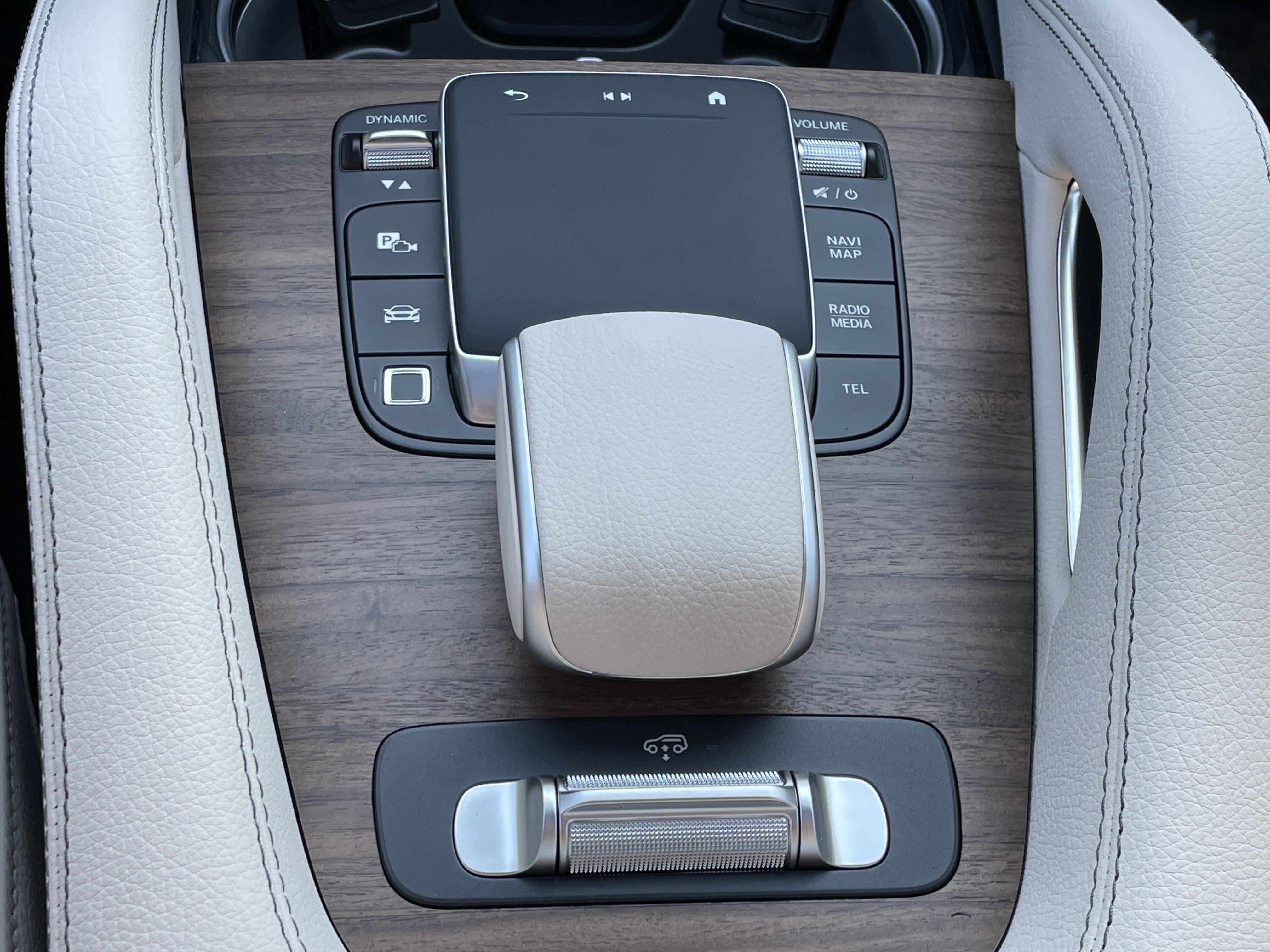 New 2026 Mercedes-Benz GLS 580 4MATIC image 33