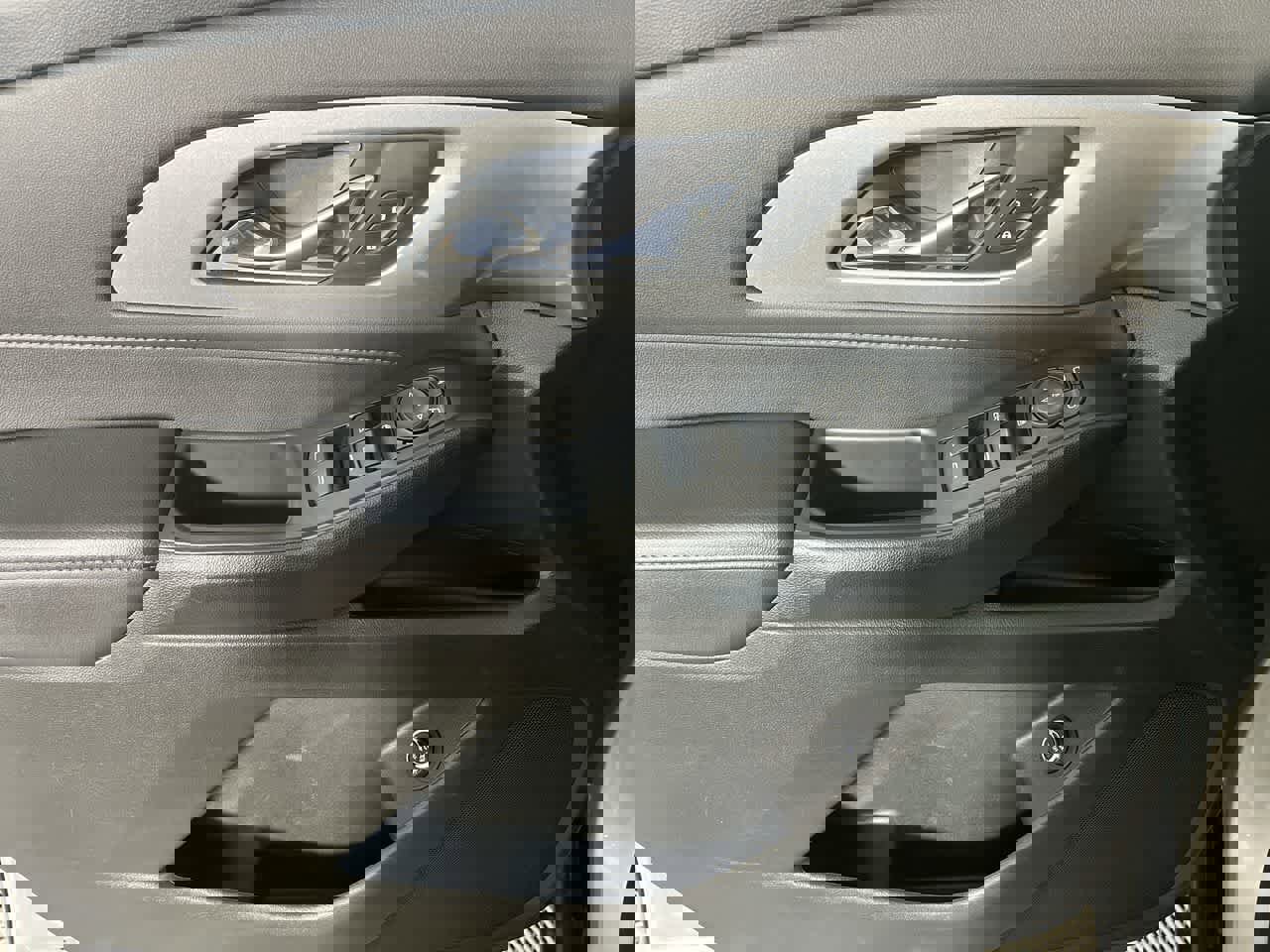 Used 2022 Chevrolet Traverse LT image 13