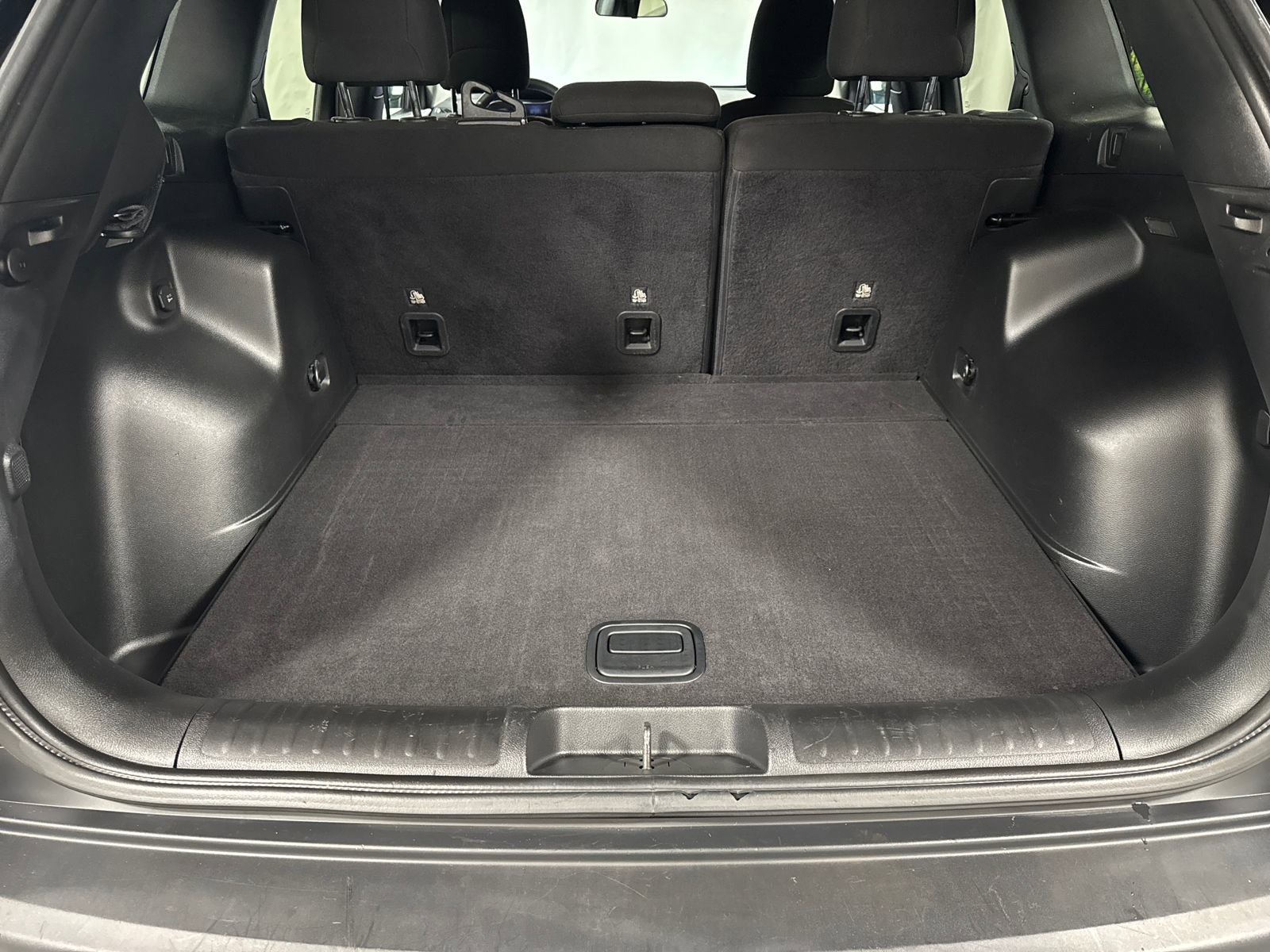 Used 2020 Jeep Cherokee Latitude w/ Cold Weather Group image 16