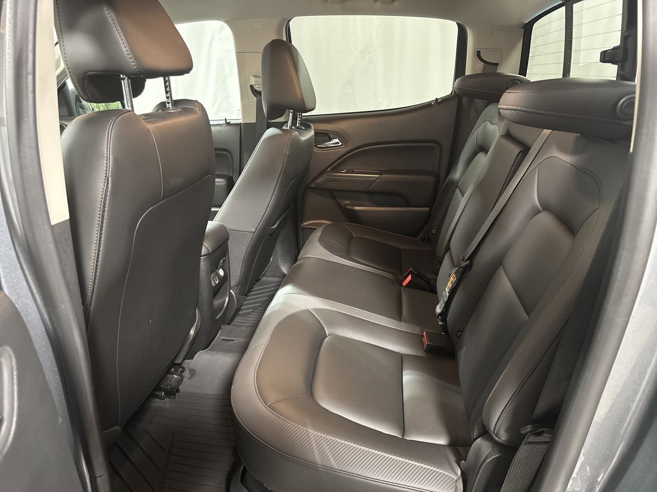 Used 2022 GMC Canyon AT4 image 30