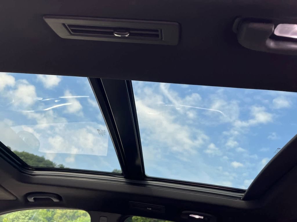 Used 2023 Cadillac XT6 Premium Luxury w/ Technology Package AWD/4WD image 24