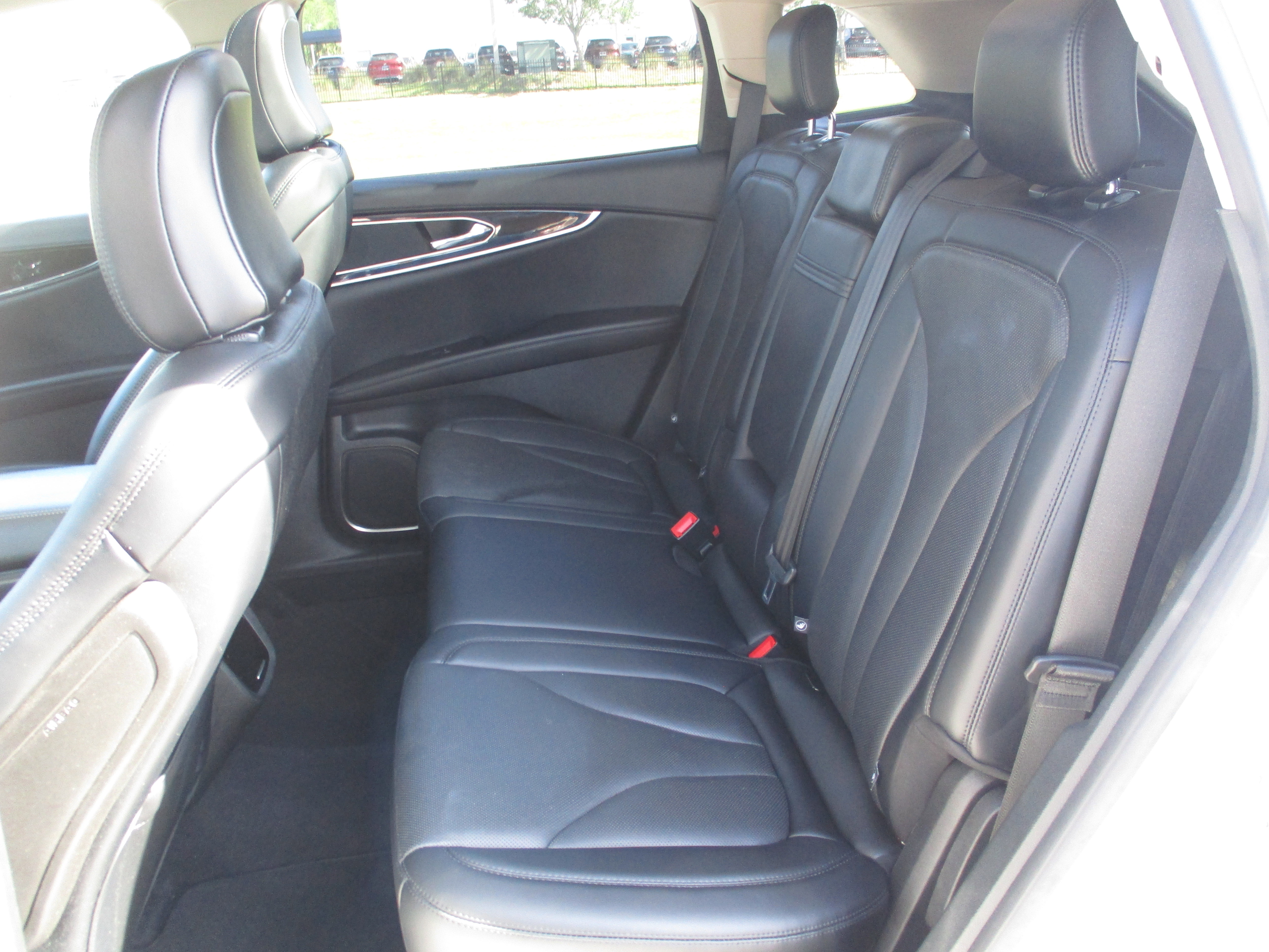 Used 2023 Lincoln Nautilus Reserve FWD image 11