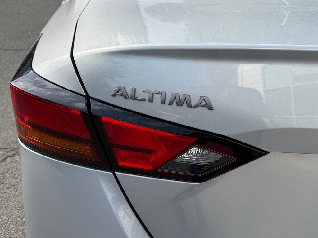 Used 2023 Nissan Altima 2.5 SR FWD image 31
