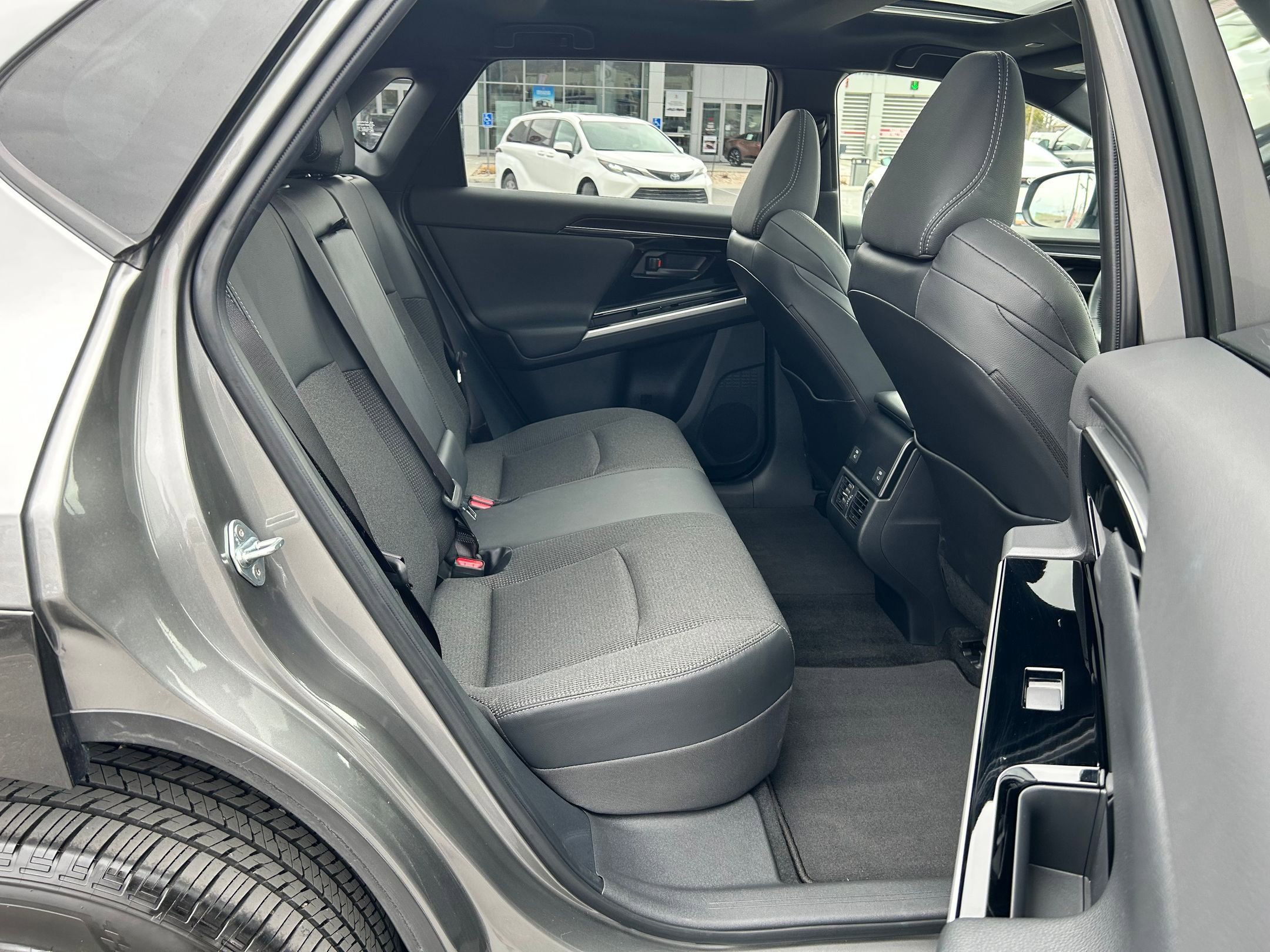 Used 2023 Toyota bZ4X XLE w/ Weather Package image 25