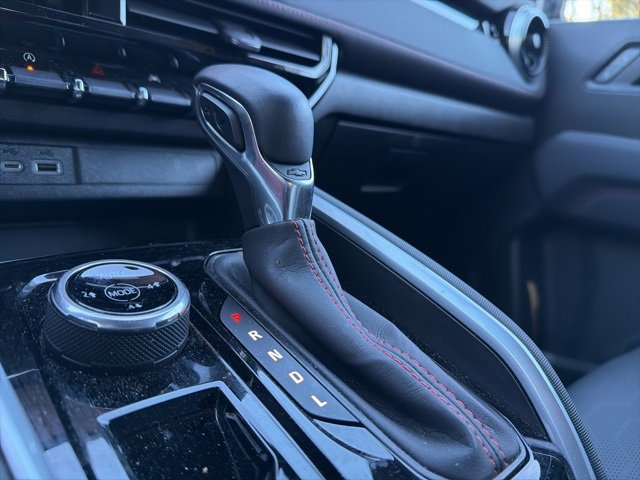 Used 2024 Chevrolet Colorado Z71 w/ Z71 Convenience Package 2 image 18