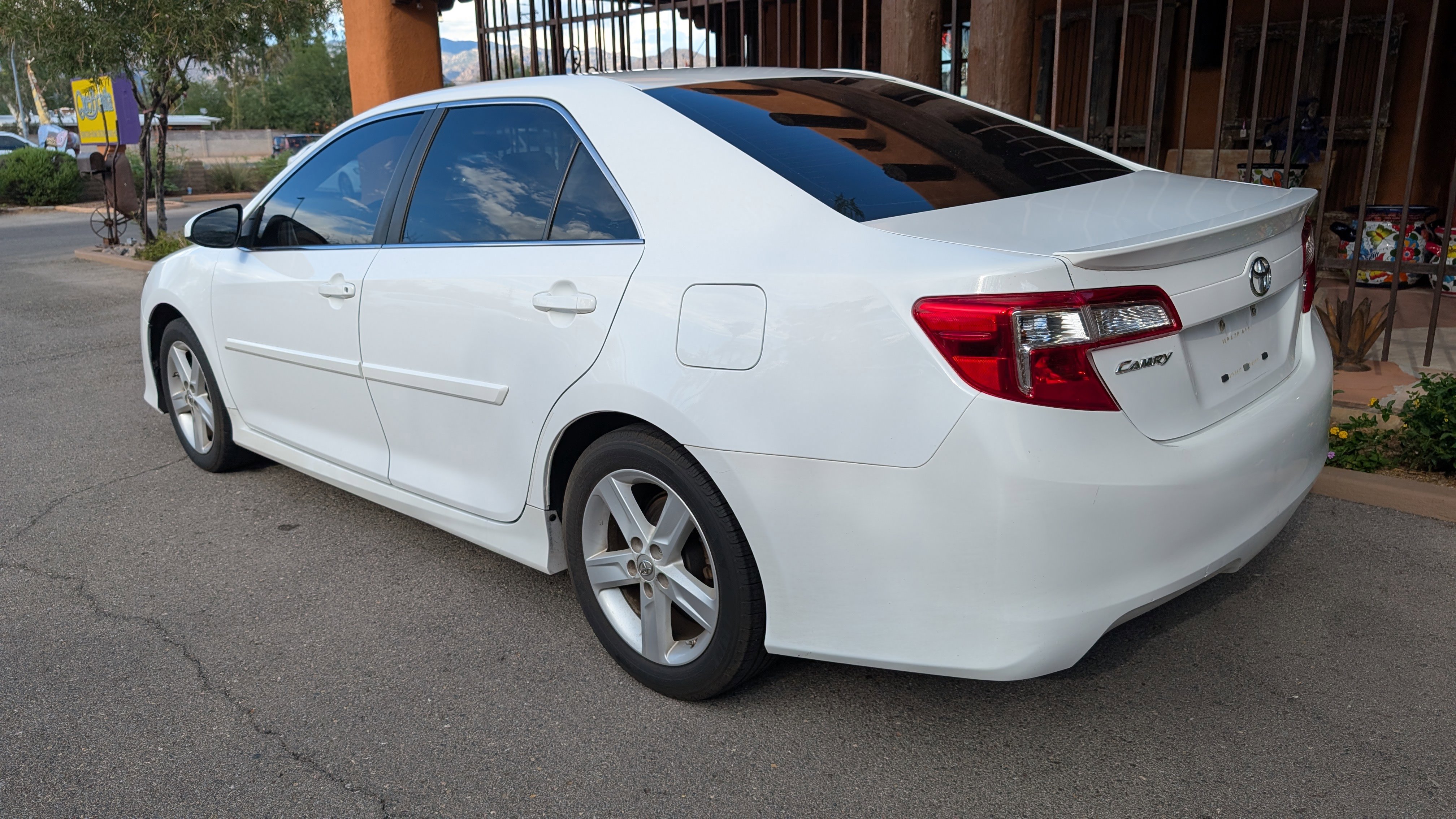 Used 2012 Toyota Camry SE image 8