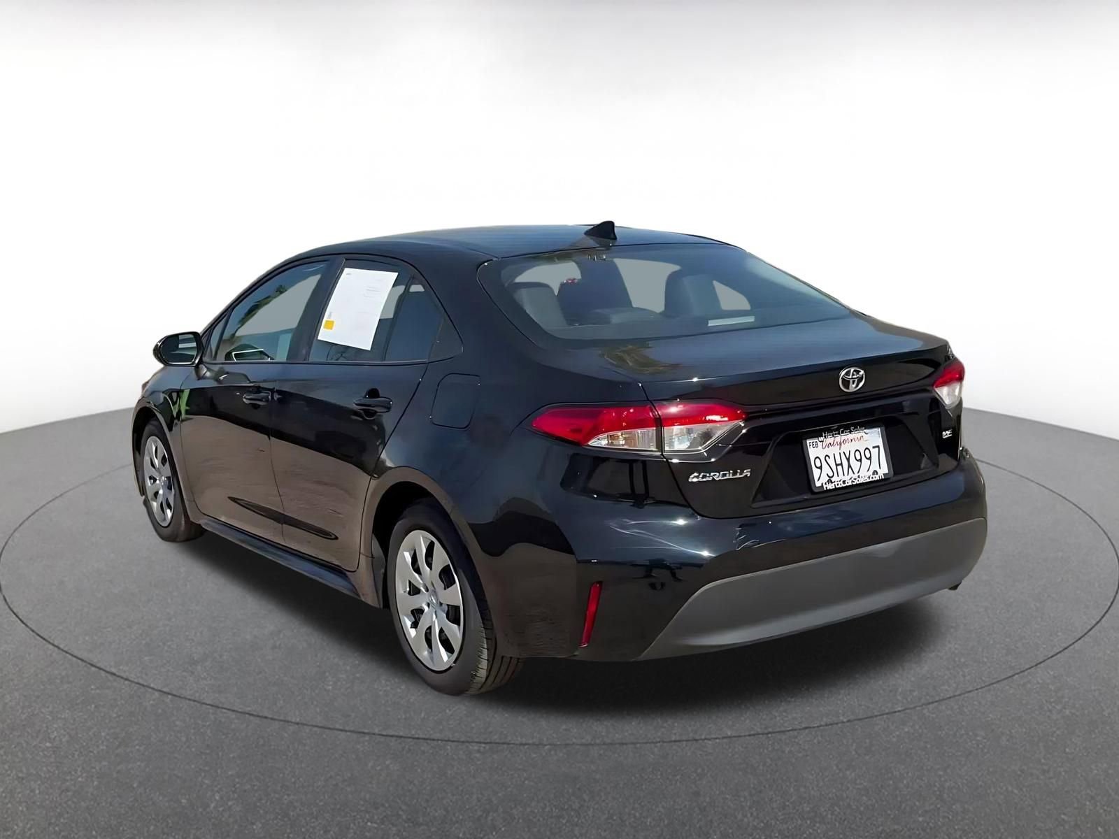 Used 2025 Toyota Corolla LE image 11