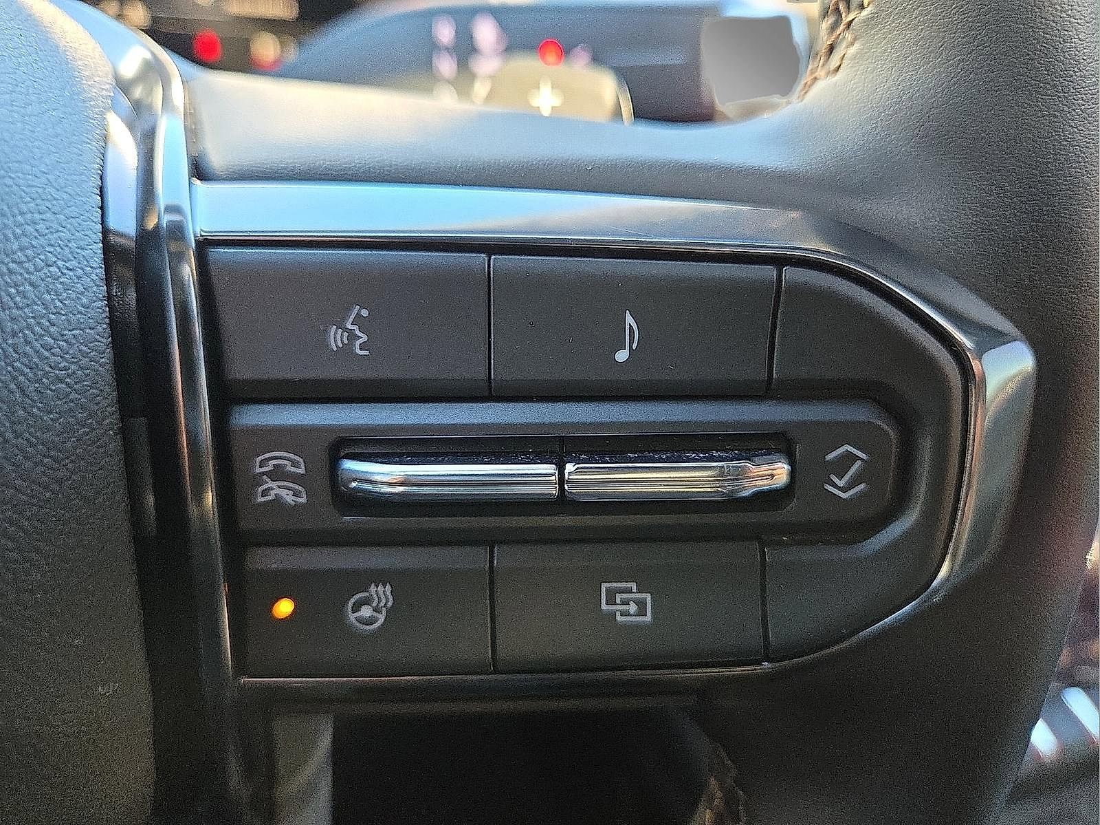 Used 2025 GMC Yukon AT4 w/ AT4 Premium Plus Package image 16