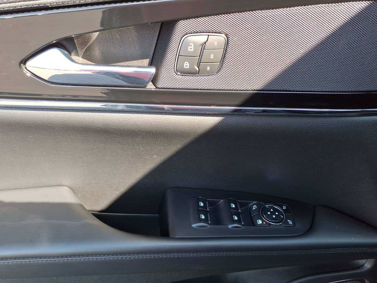 Certified 2023 Lincoln Nautilus AWD w/ Premium Package image 11