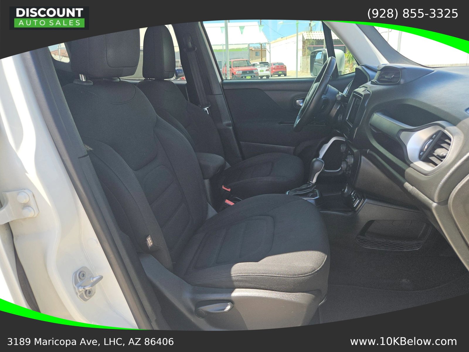 Used 2018 Jeep Renegade Latitude AWD/4WD image 9