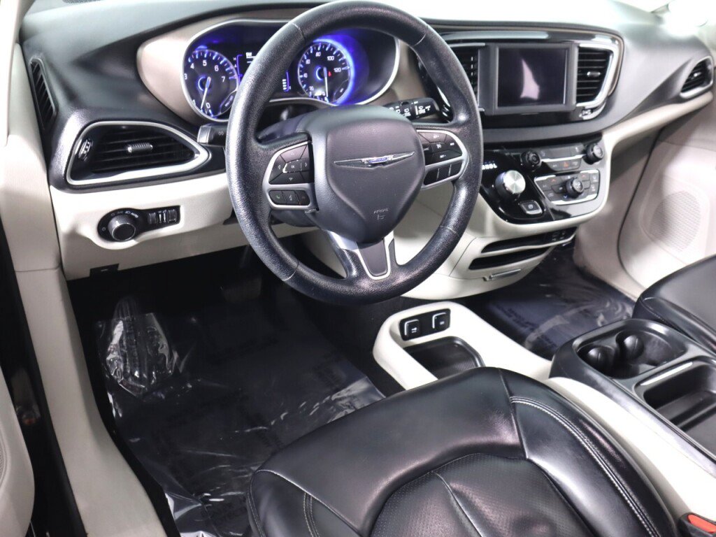 Used 2020 Chrysler Voyager Lxi FWD image 9