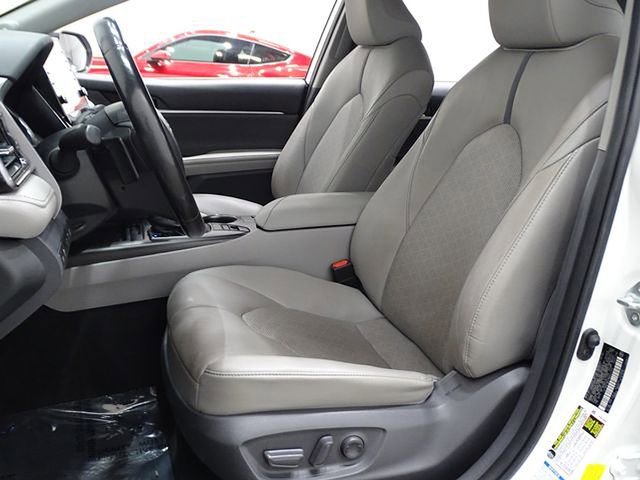 Used 2021 Toyota Camry XSE w/ Navigation Package image 13