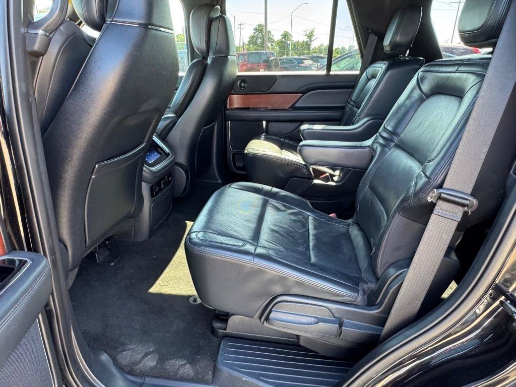 Used 2022 Lincoln Navigator Reserve AWD/4WD image 11