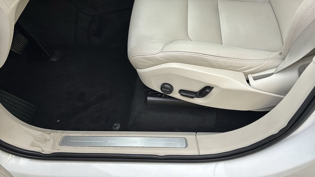 Certified 2023 Volvo XC90 T8 Plus w/ Protection Package Premier AWD/4WD image 25
