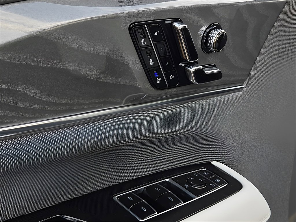 New 2026 Cadillac Escalade IQ Luxury 1 w/ LPO, Floor Liner Package image 21