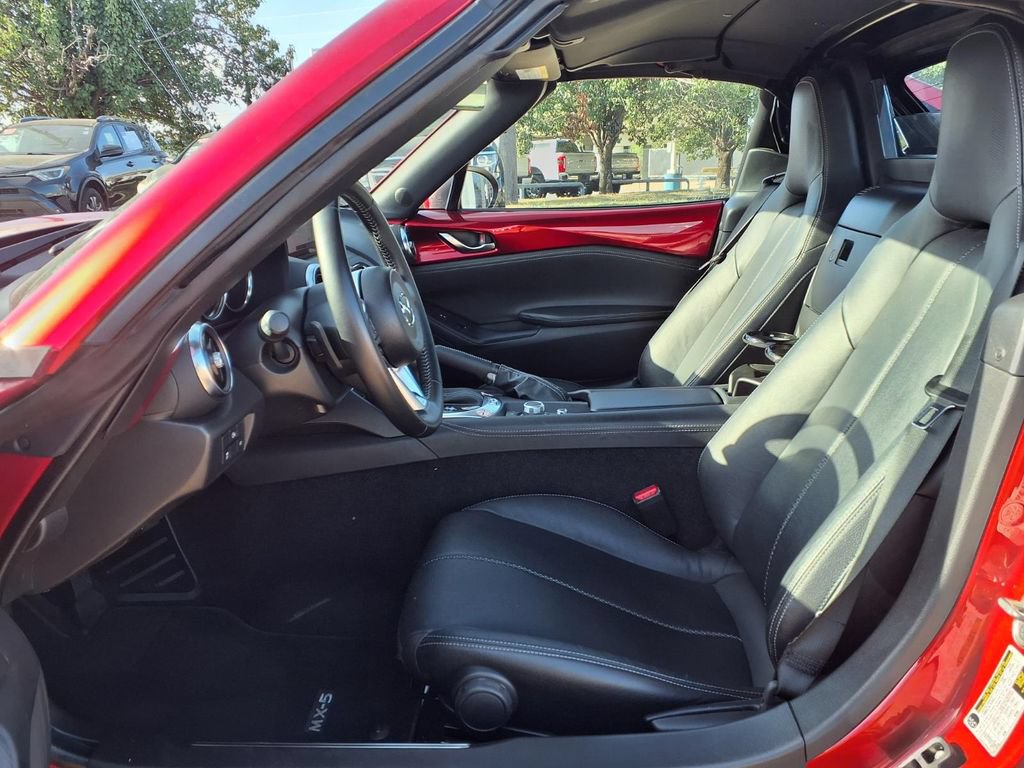 Used 2025 MAZDA MX-5 Miata RF Grand Touring RWD image 10