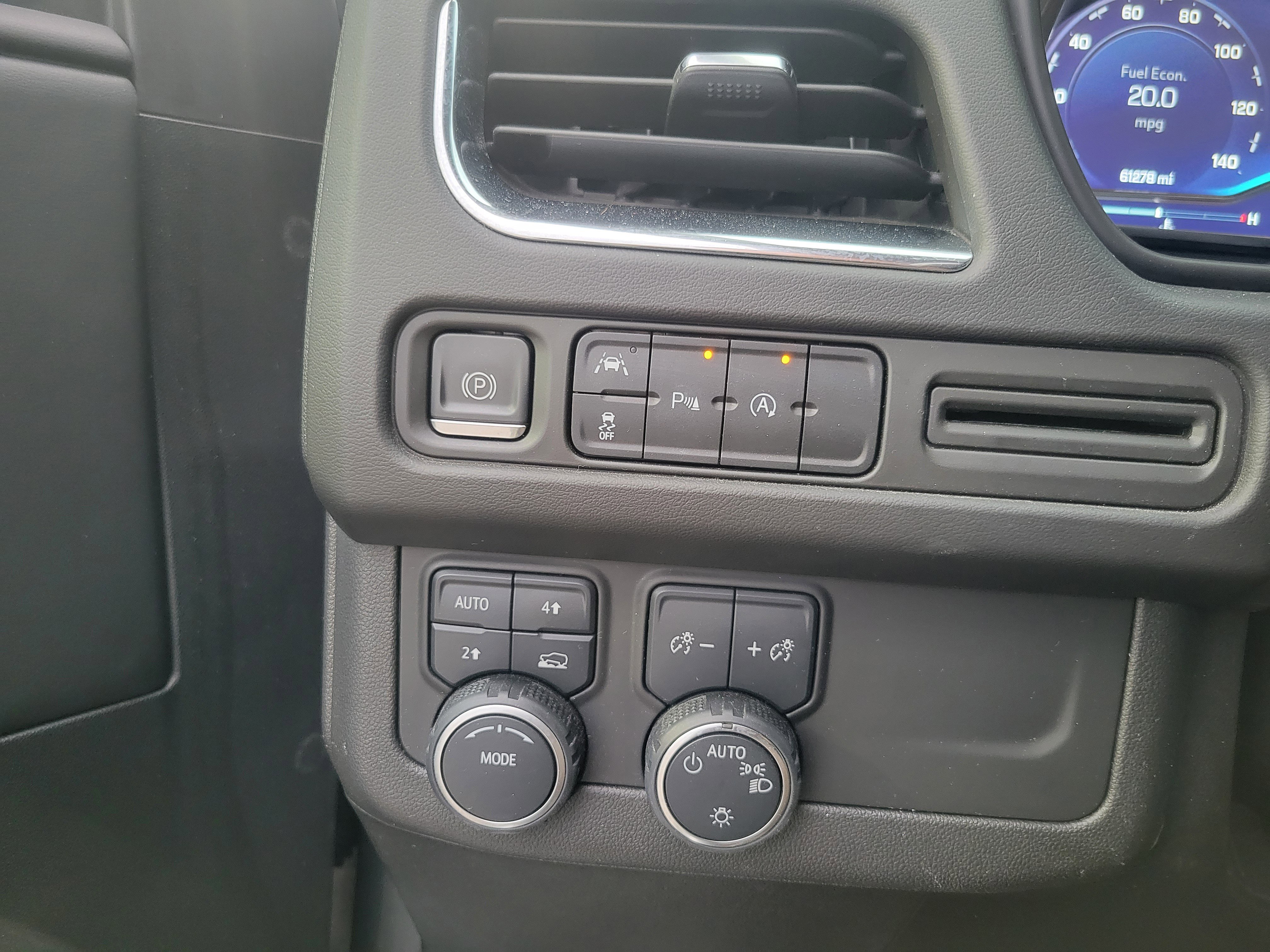 Used 2023 Chevrolet Tahoe RST AWD/4WD image 9