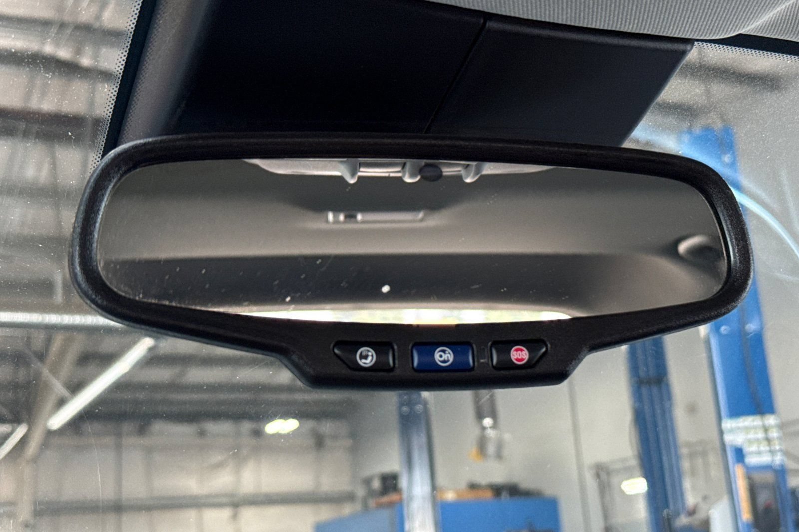 Used 2018 Buick Encore Essence FWD image 24