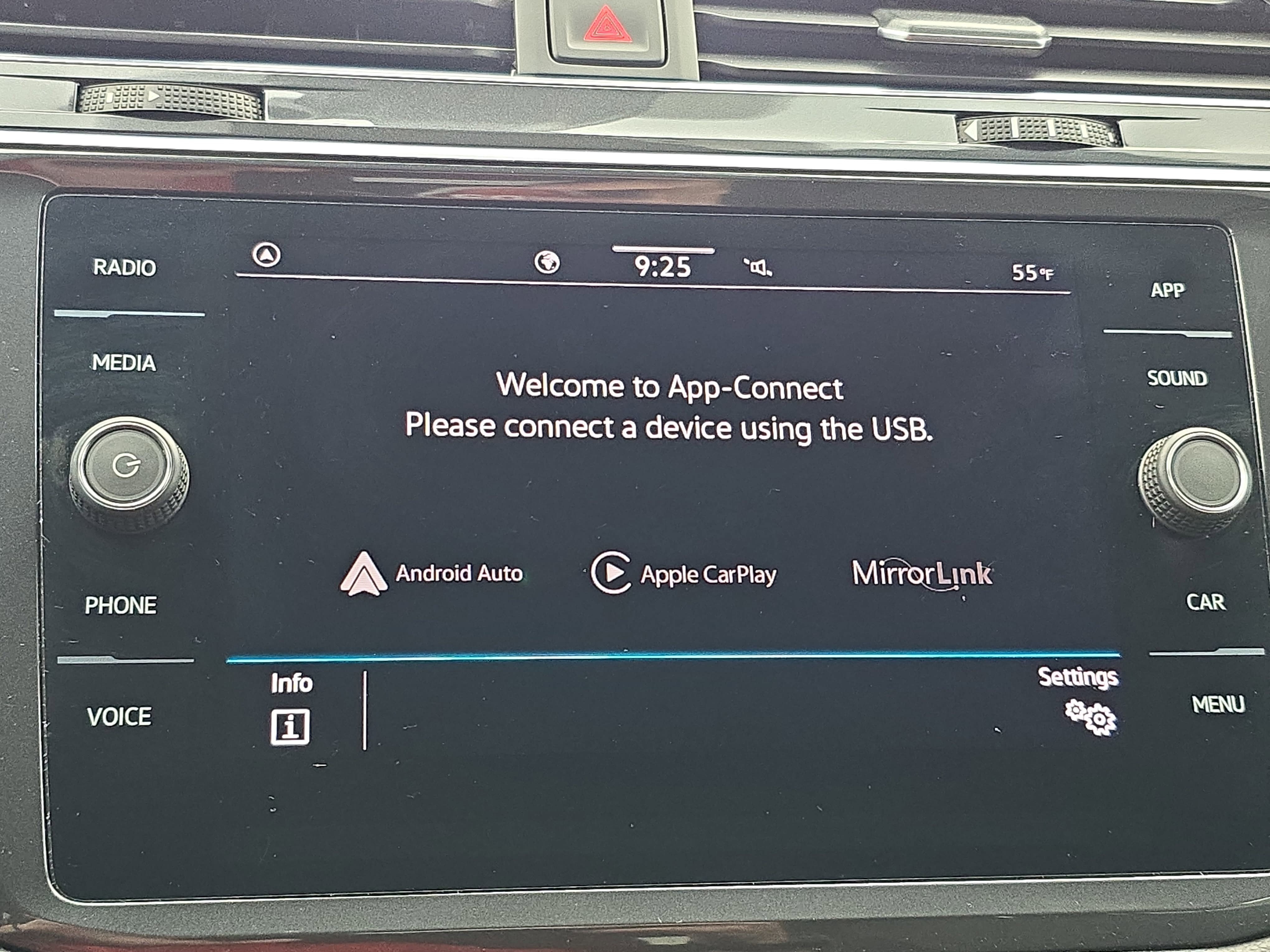 Certified 2022 Volkswagen Tiguan SE R-Line FWD image 23
