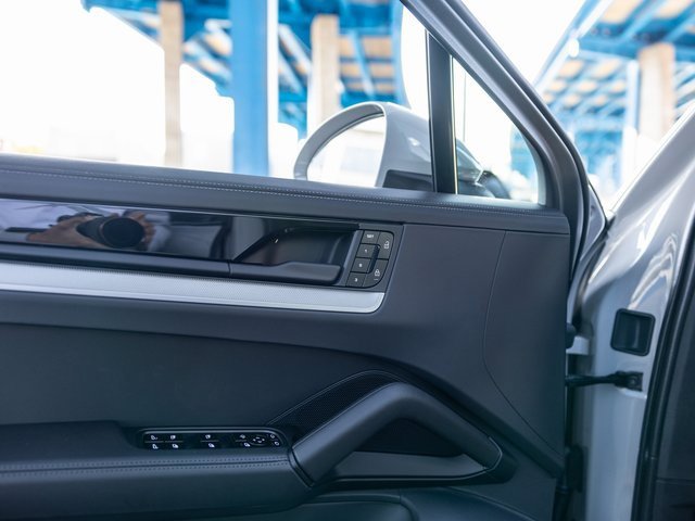 New 2026 Porsche Cayenne S image 36