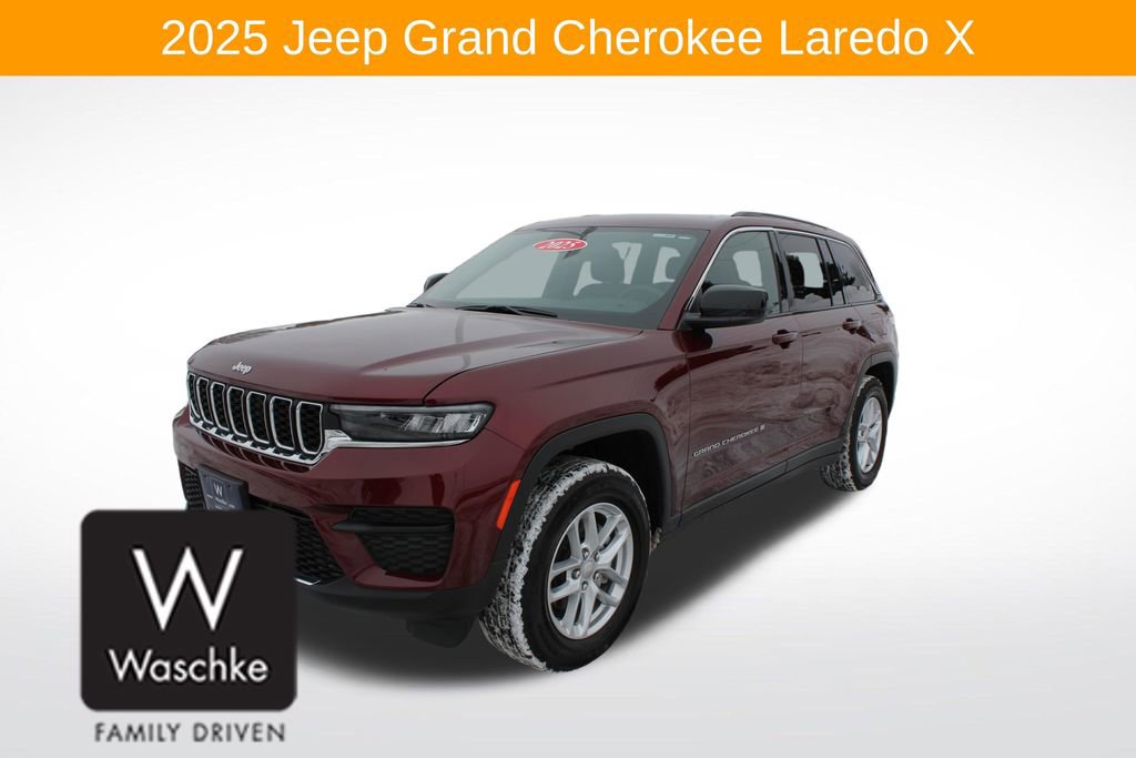 Used 2025 Jeep Grand Cherokee Laredo X w/ Trailer Tow Package AWD/4WD image 3
