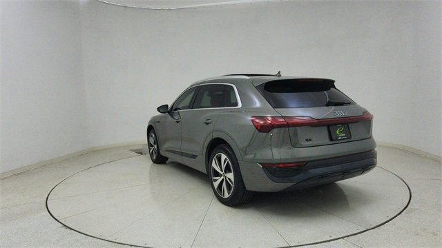 Used 2024 Audi Q8 e-tron Premium image 69