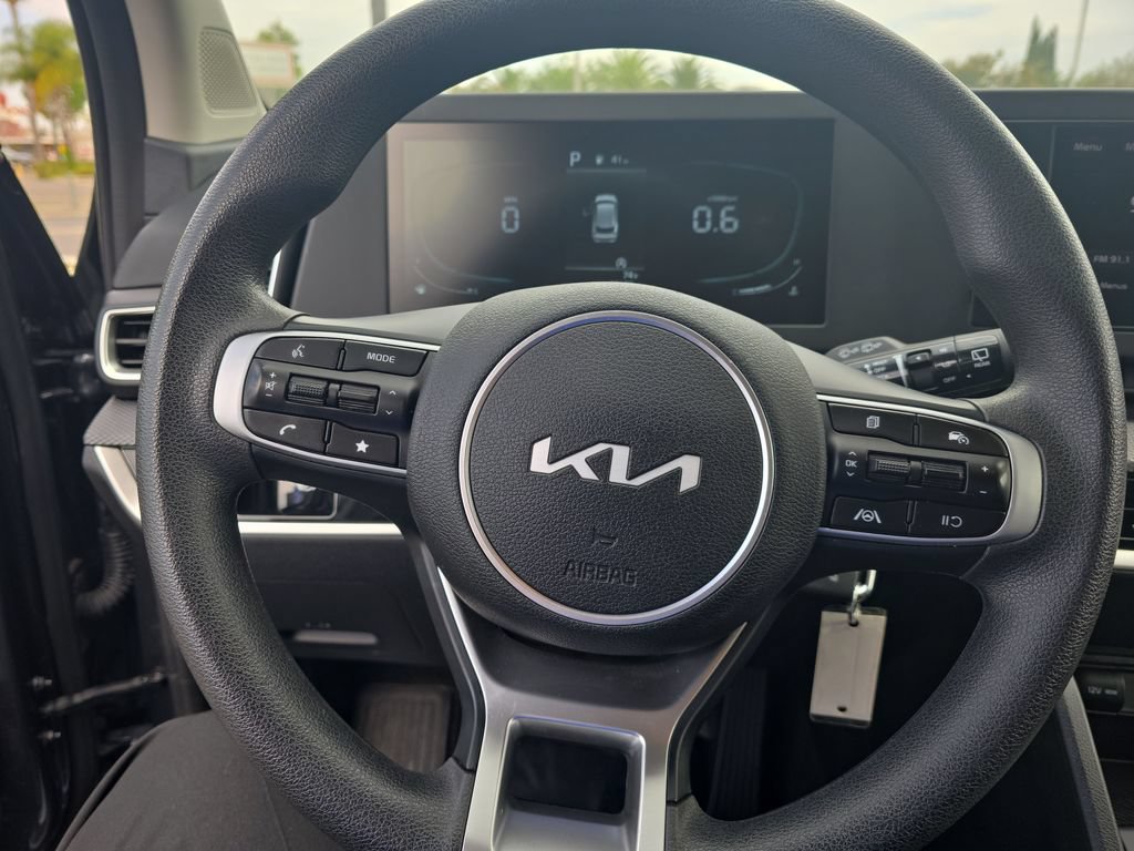 Used 2025 Kia Sportage LX FWD image 13
