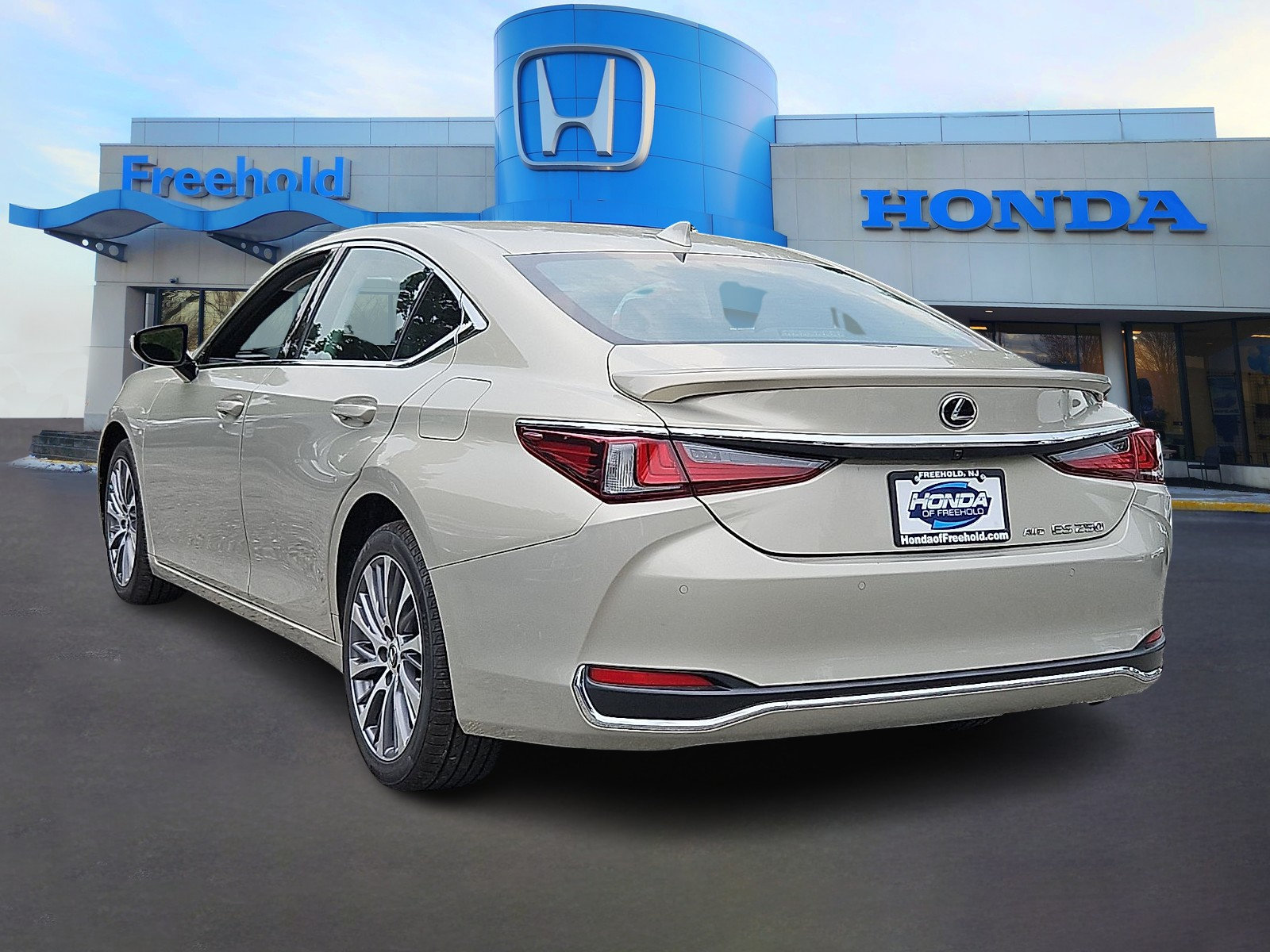 Used 2021 Lexus ES 250 w/ Premium Package AWD/4WD image 4