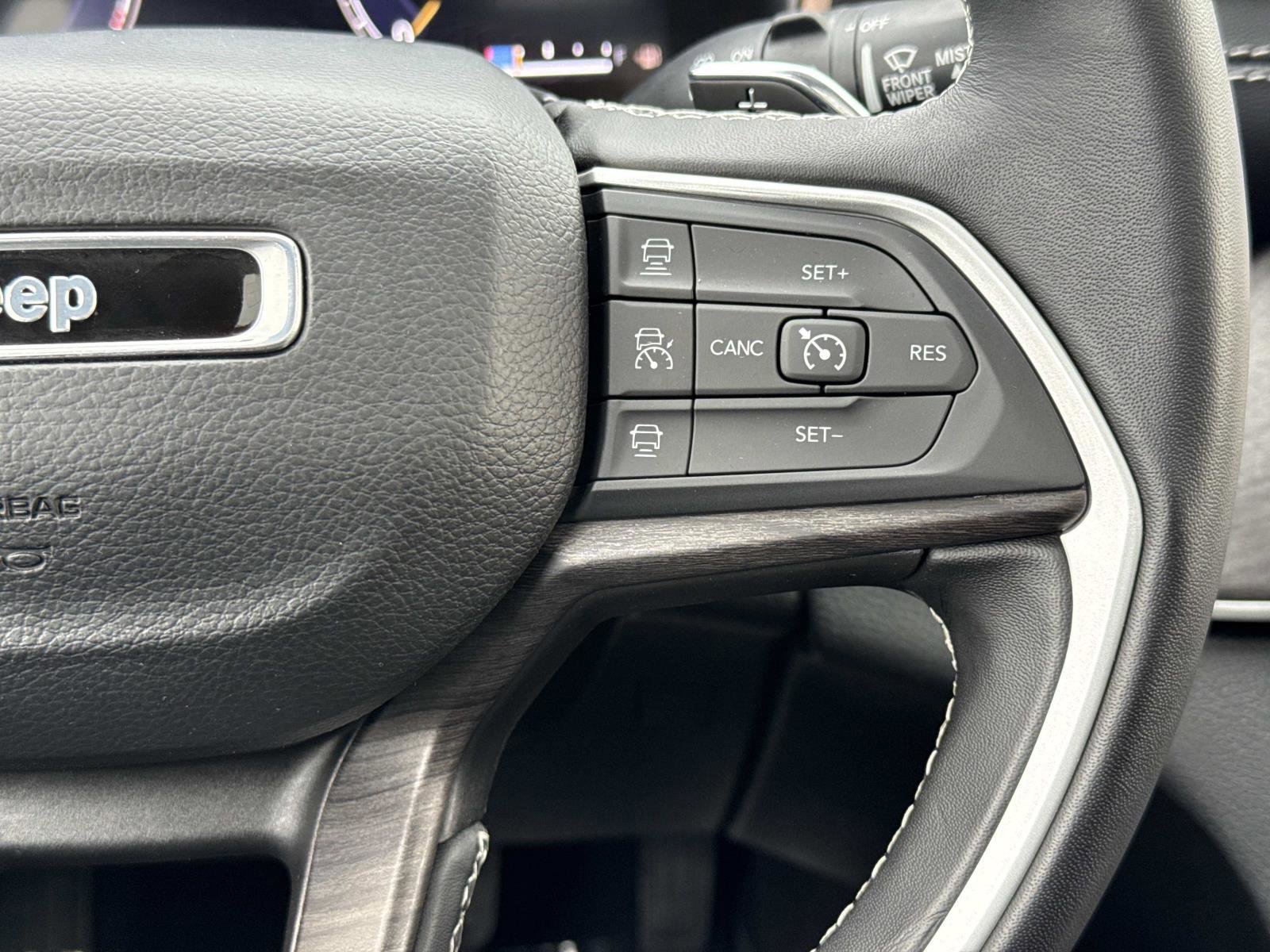 Used 2022 Jeep Grand Cherokee L Limited image 8