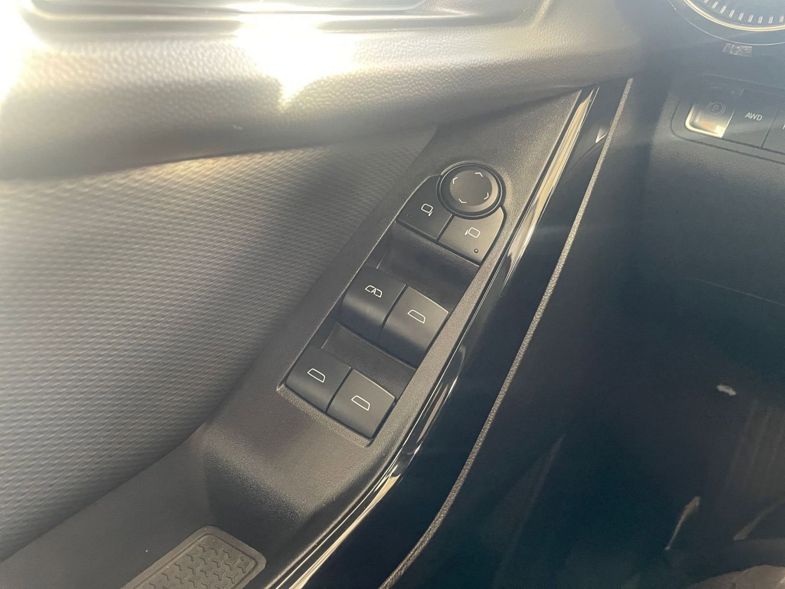 Used 2025 Chevrolet Equinox LT image 20