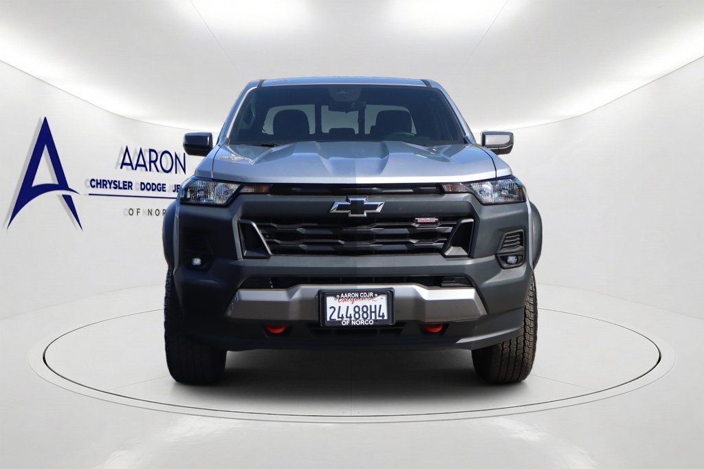 Used 2025 Chevrolet Colorado Trail Boss AWD/4WD image 2
